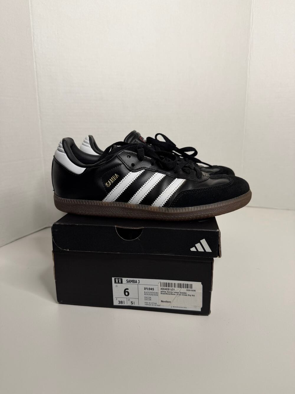 ADIDAS SAMBA Black 6Y Boys